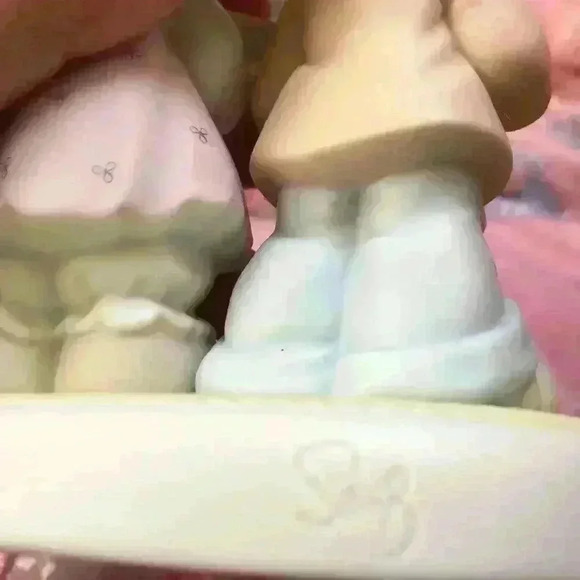 Precious Moments 1999 Bless Be the Tie That Binds Figurine - Picture 6 of 6